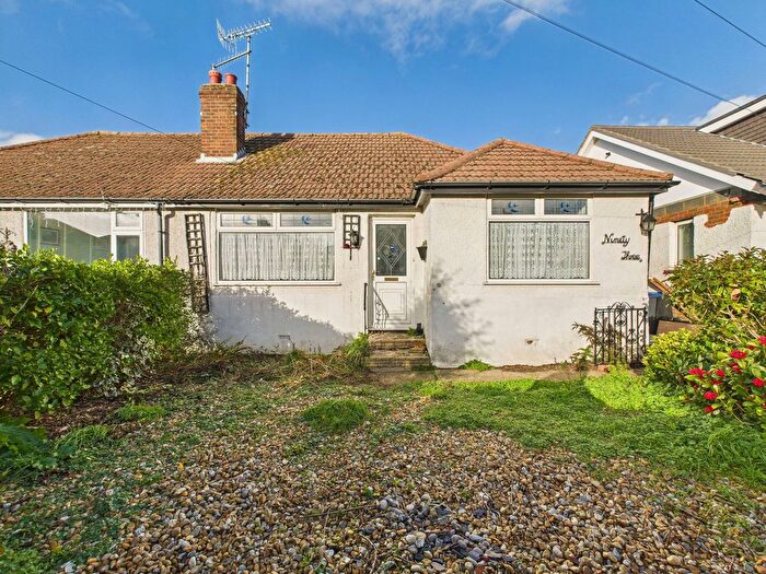 1 Bedroom Semi Detached Bungalow For Sale In North Farm Road, Lancing, BN15
