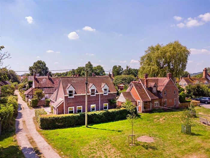 3 Bedroom Detached House For Sale In The Green South, Warborough, OX10