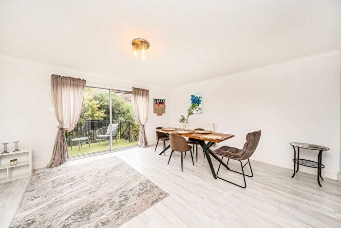 4 Bedroom Property To Rent In Albert Drive, Southfields, SW19