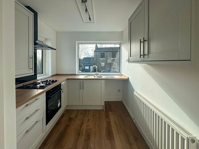 2 Bedroom Detached Bungalow To Rent In School Lane, Berry Brow, Huddersfield, HD4