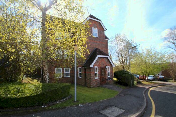 2 Bedroom Flat To Rent In Clarence Court, High Wycombe, HP13