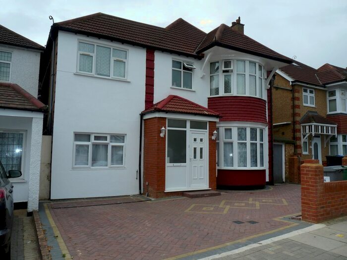 1 Bedroom Flat To Rent In Northwick Avenue, Kenton HA3