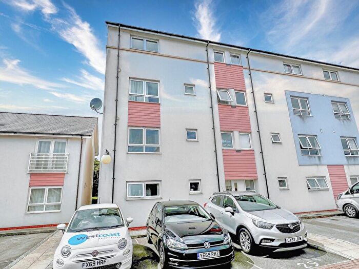 2 Bedroom Apartment To Rent In Guillemot Road, Portishead, Bristol, Somerset, BS20