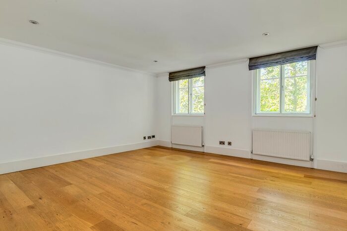3 Bedroom Flat To Rent In Sussex Gardens, Paddington, London, W2