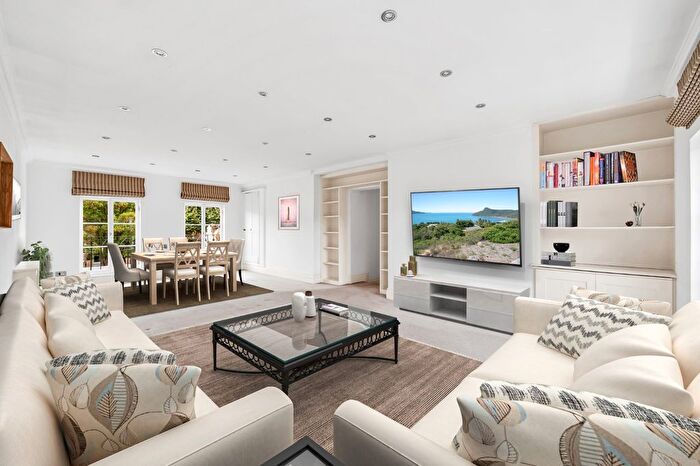 2 Bedroom Flat To Rent In Oakbrook, Goldhawk Road, W6