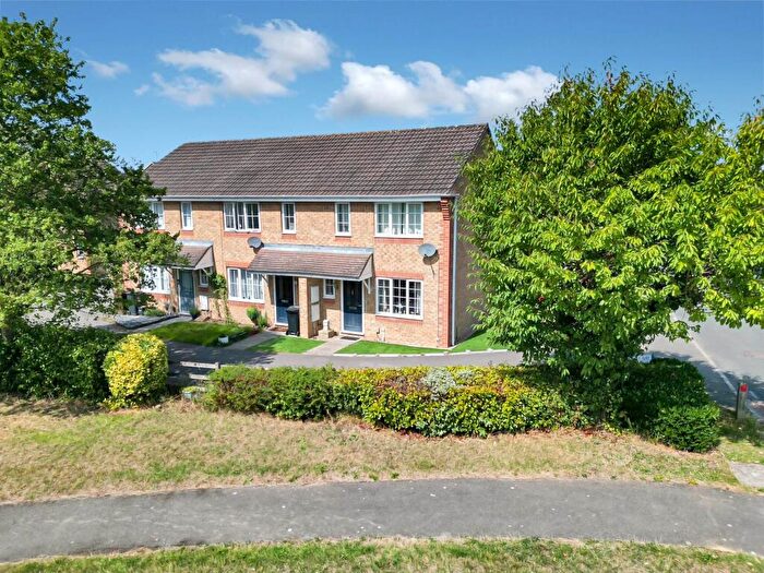 2 Bedroom End Of Terrace House For Sale In Chesterment Way, Reading, RG6