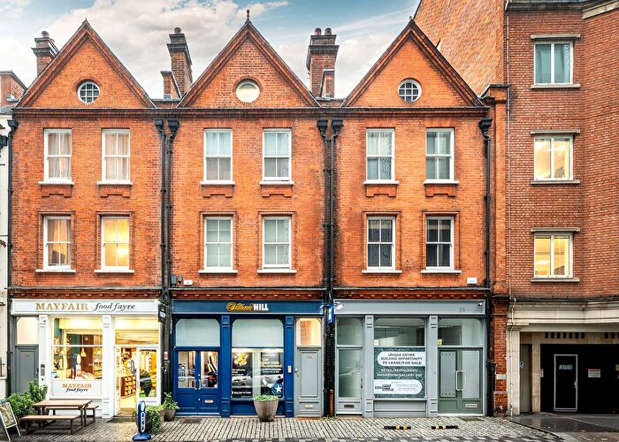 2 Bedroom Maisonette For Sale In North Row, London, W1K