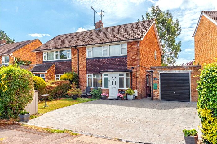 3 Bedroom Semi-detached House For Sale In Heyford Road, Radlett, Hertfordshire, WD7