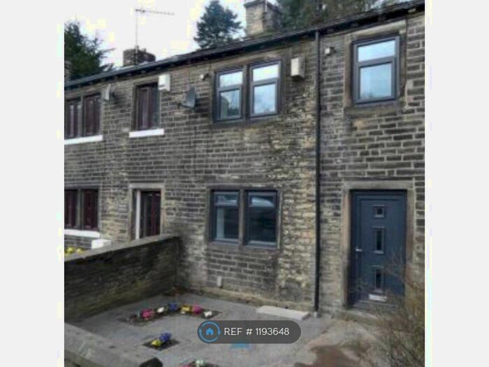1 Bedroom End Of Terrace House To Rent In Hollingwood Lane, Bradford, BD7