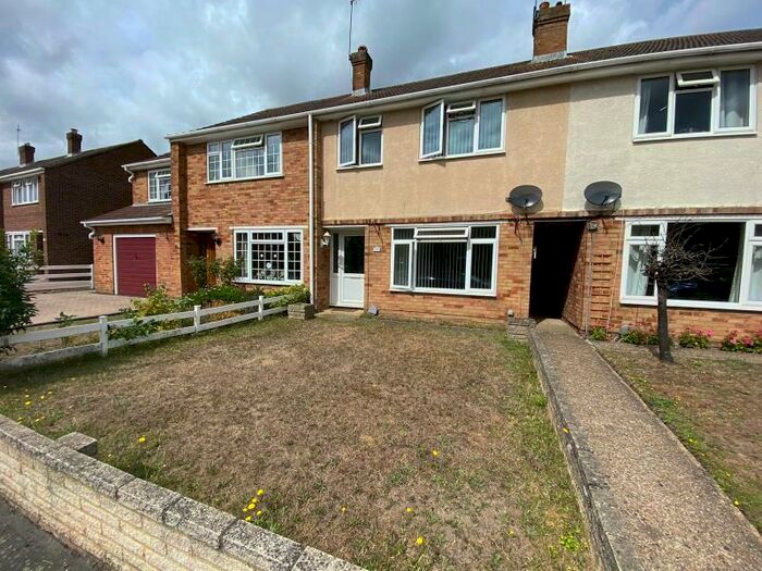 3 Bedroom Terraced House To Rent In West End, GU24