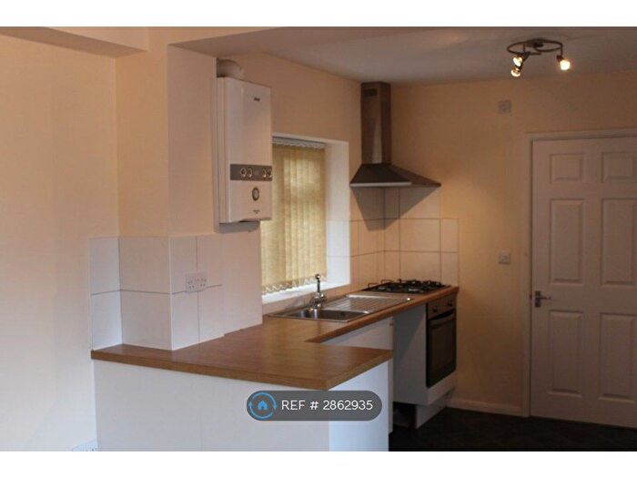 2 Bedroom Flat To Rent In Chesford Road, Luton, LU2