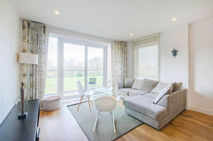 1 Bedroom Flat To Rent In Dowding Drive, Kidbrooke, London, SE9