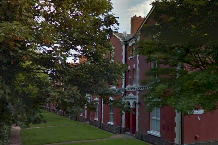 1 Bedroom Flat To Rent In Penn Road, Wolverhampton, WV3