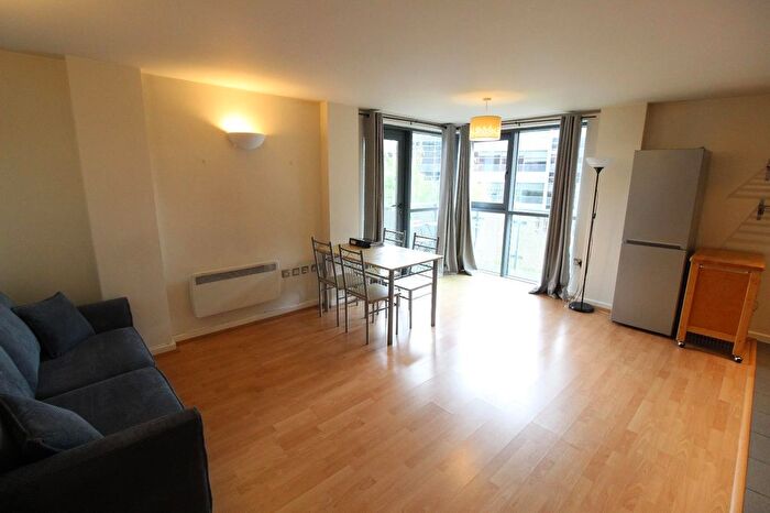 2 Bedroom Flat To Rent In Velocity South, City Walk, Leeds, West Yorkshire, LS11