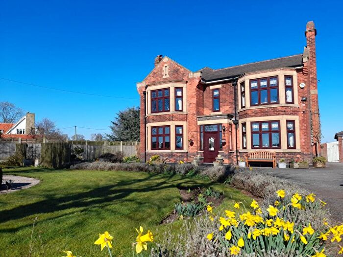 4 Bedroom Detached House For Sale In Walkerith Road, East Stockwith, Gainsborough, DN21