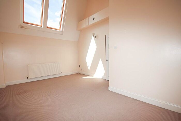 2 Bedroom Flat To Rent In Lime Grove, Rushden, NN10