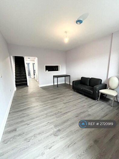 3 Bedroom Flat To Rent In East Barnet Road, Barnet, EN4