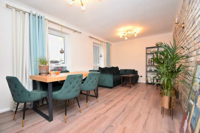 Flat To Rent In Clive Road Belvedere, DA17