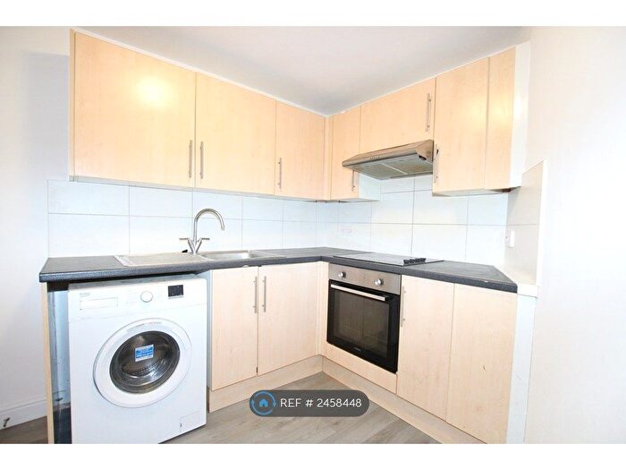 Studio To Rent In Holly Bush, Maidstone, ME14