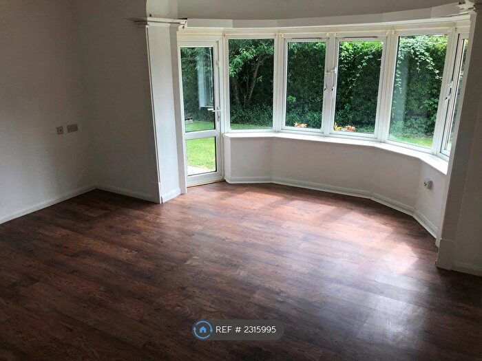 2 Bedroom Flat To Rent In Lister House, Margate, CT9