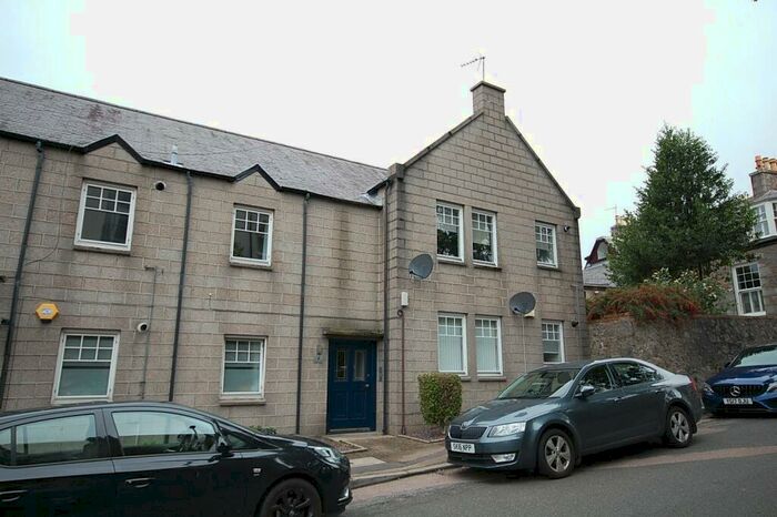 2 Bedroom Flat To Rent In Viewfield Mews, Viewfield Road, City Centre, Aberdeen, AB15