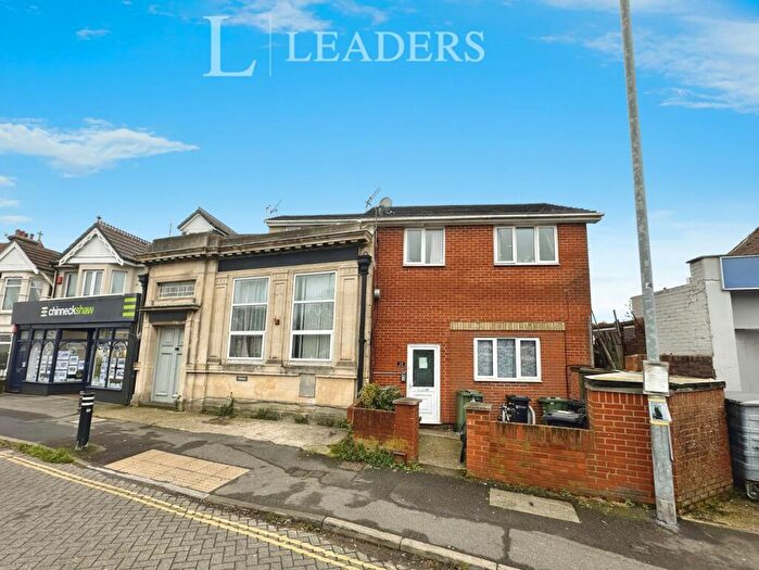 2 Bedroom Apartment For Sale In Milton Road, Portsmouth, Hampshire, PO3