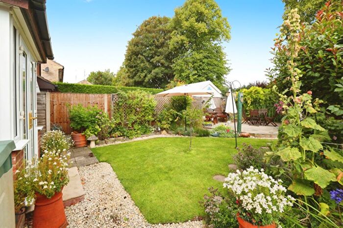 1 Bedroom Semi Detached House For Sale In River Way, Durrington, Salisbury, SP4