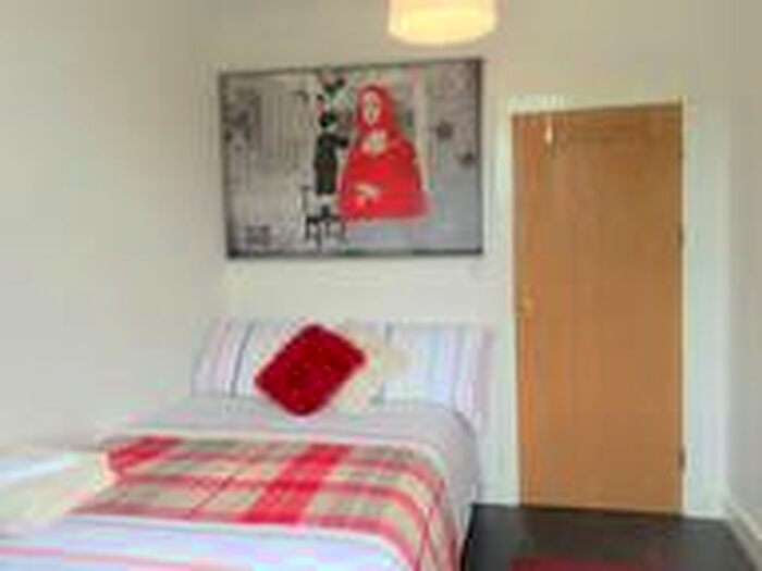 3 Bedroom Flat To Rent In Alexandria Road, London, W13