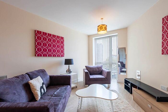 1 Bedroom Apartment To Rent In I-Land, Essex Street, B5
