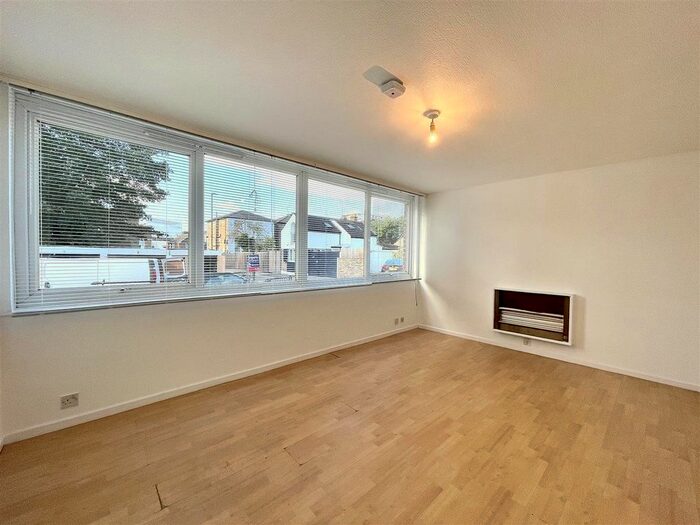 1 Bedroom Flat To Rent In Newman Court, Finchley Central, N3