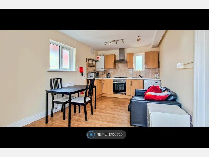 1 Bedroom Flat To Rent In Kenton Road, Harrow, HA3