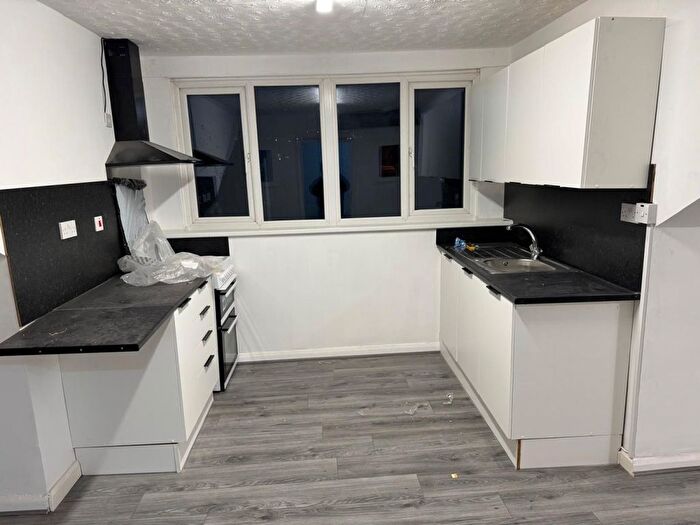 Studio To Rent In Sydenham Place, Bradford, BD3
