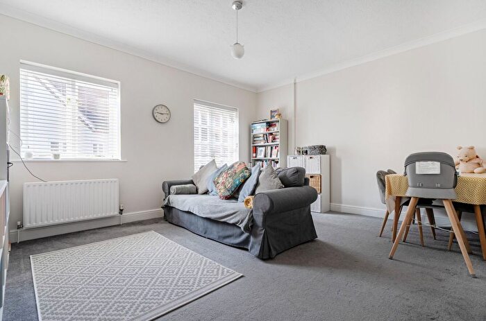 2 Bedroom Flat For Sale In Peter Weston Place, Chichester, PO19