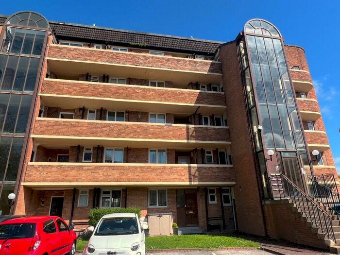 1 Bedroom Flat To Rent In Minster Court, Edge Hill, Liverpool, L7