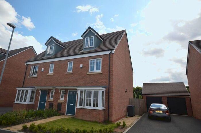 4 Bedroom Town House To Rent In Dukes View, Donnington, Telford, TF2