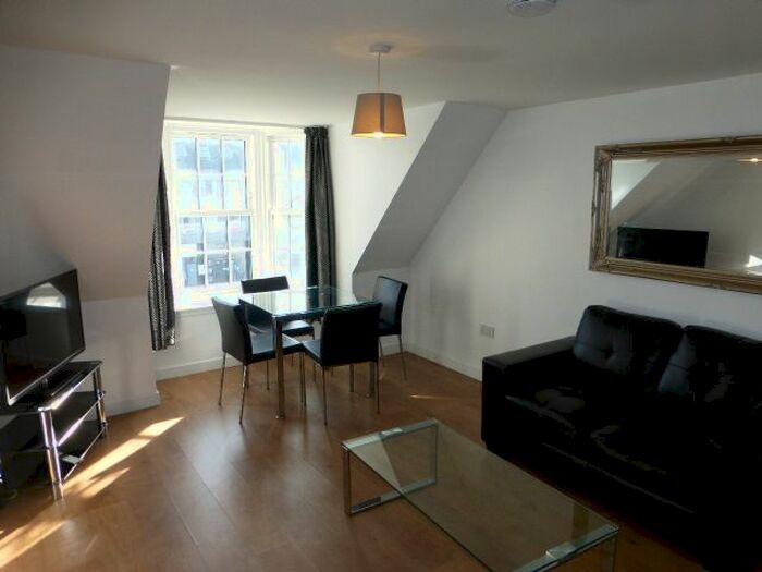 2 Bedroom Flat To Rent In Castle Street, City Centre, Aberdeen, AB11