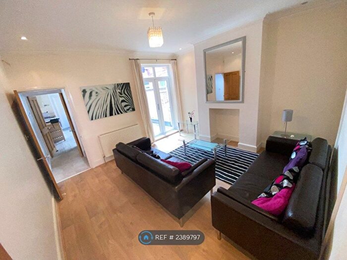 5 Bedroom Terraced House To Rent In Howard Road, Leicester, LE2