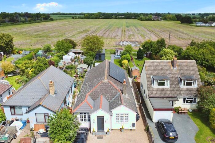 4 Bedroom Detached Bungalow For Sale In New Lane, Feering, Colchester, CO5