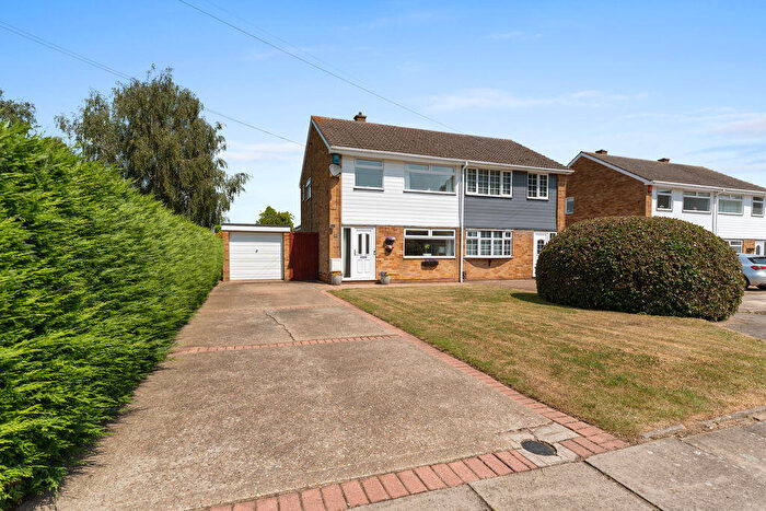 3 Bedroom Semi-Detached House For Sale In Ajax Close, Grimsby, DN34