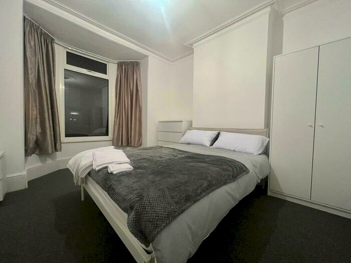 1 Bedroom House To Rent In Powerscourt Road, Portsmouth, PO2