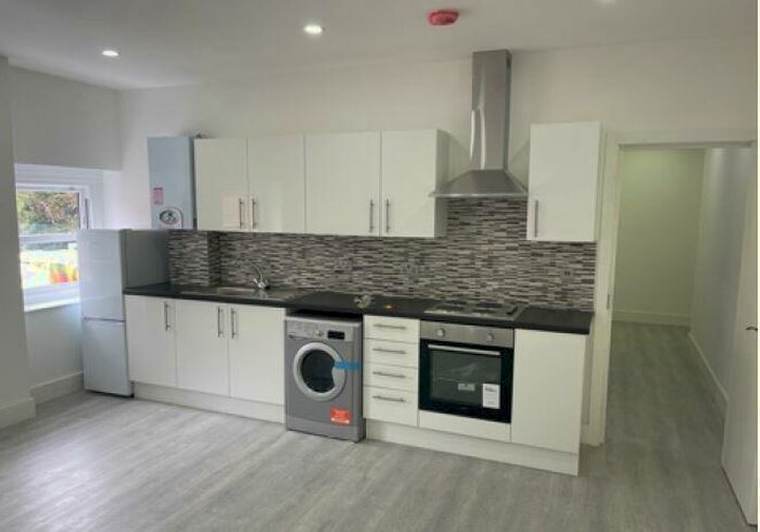 1 Bedroom Flat To Rent In London Road, Southend-On-Sea, Essex, SS1