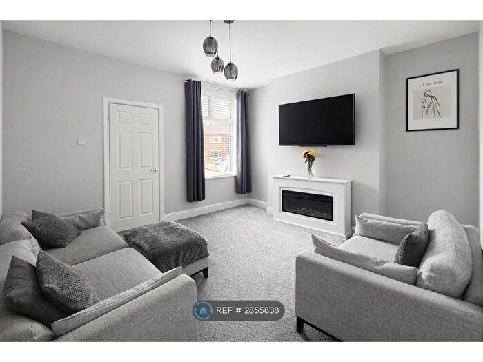 2 Bedroom Terraced House To Rent In Water St, Oldham, OL2