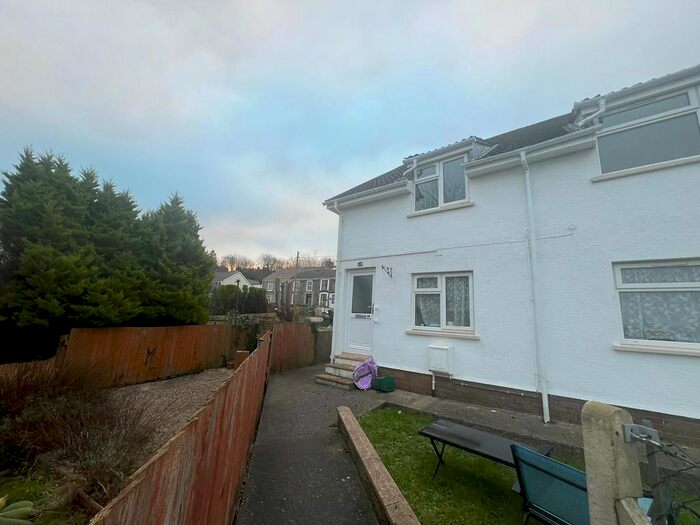 2 Bedroom Flat To Rent In Maes Yr Haf, Penclawdd, Swansea, SA4