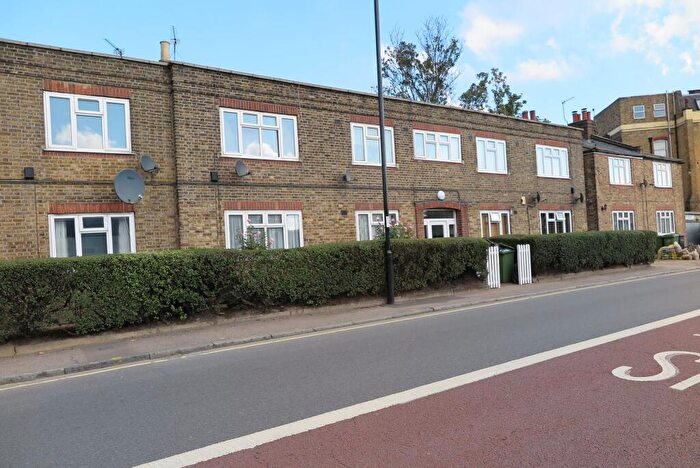 3 Bedroom Apartment To Rent In Bestwood Street, Deptford, SE8