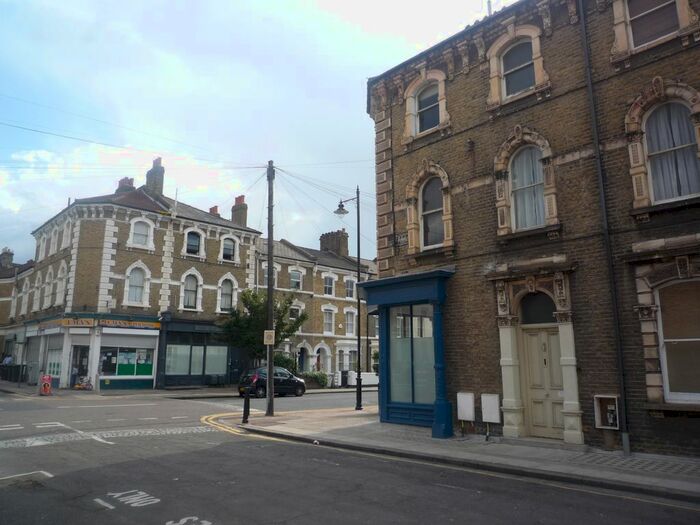 2 Bedroom Flat To Rent In Ferndale Road, London, SW4