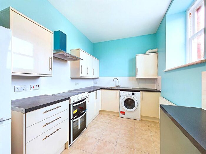 2 Bedroom Apartment To Rent In Braggs Lane, Bristol, BS2