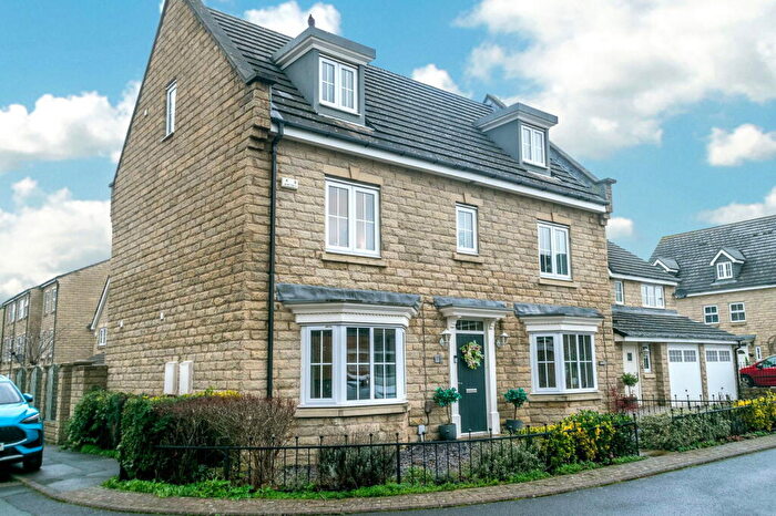 5 Bedroom Detached House For Sale In Birkhead Close, Highburton, HD8