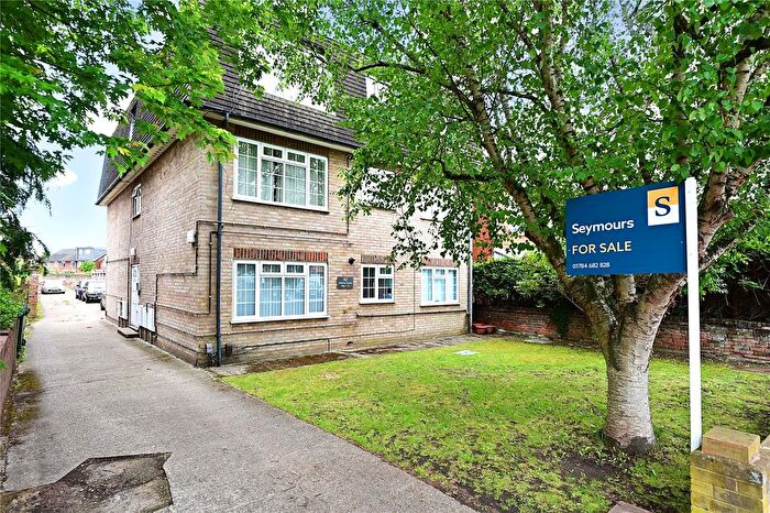 1 Bedroom Flat For Sale In Chertsey Road, Ashford, Surrey, TW15