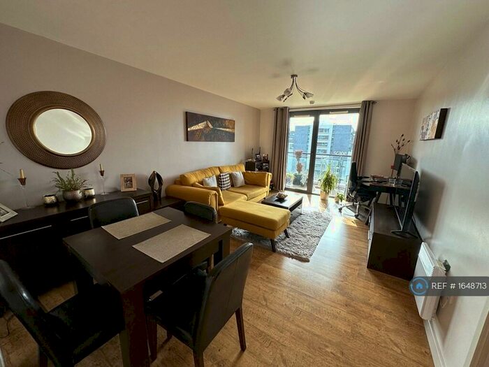 2 Bedroom Flat To Rent In Palmers Road, London, E2