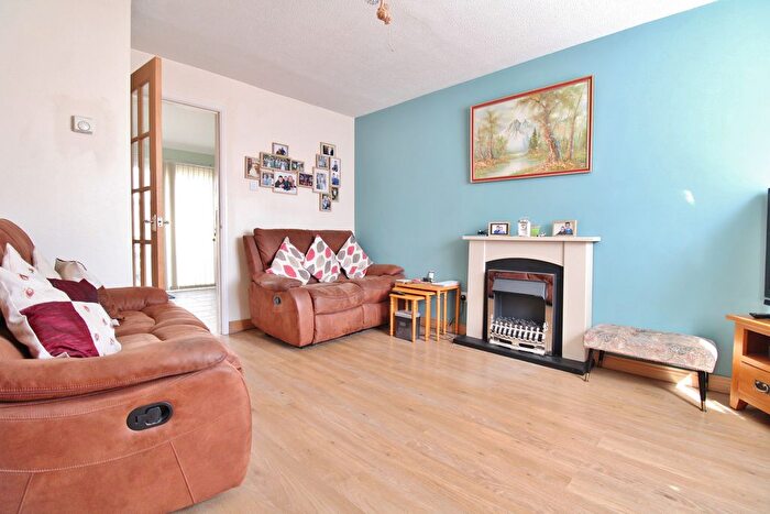 3 Bedroom Link Detached House For Sale In Kestrel Close, Stubbington, PO14